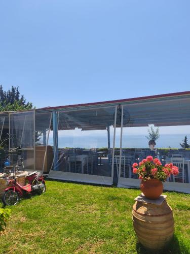 Paradisos in Loutsa Prevezas