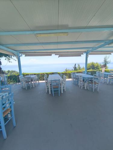 Paradisos in Loutsa Prevezas