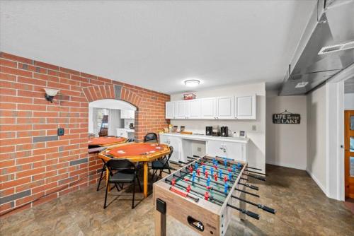 Mountain View Home with Hot Tub in Konveja (NH)
