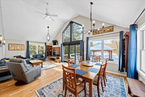 Mountain View Home with Hot Tub in Konveja (NH)