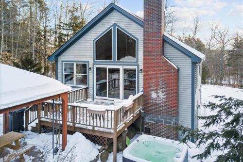 Mountain View Home with Hot Tub in Konveja (NH)