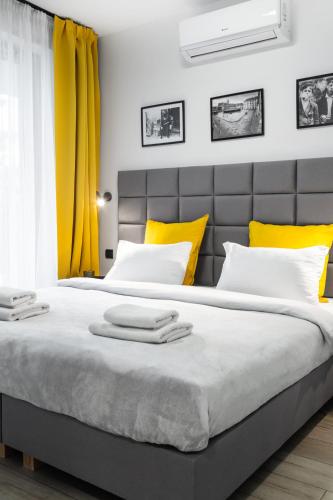HOUSEHOST Apartment: Miodowa 42/8a Street 1