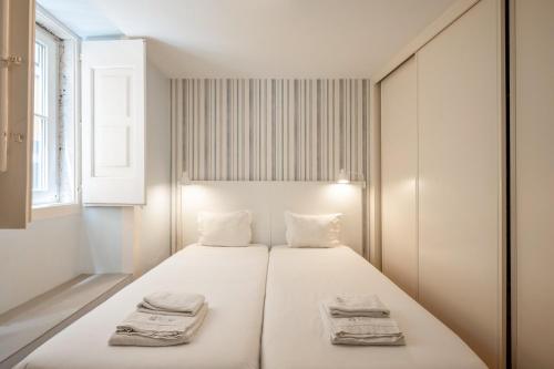 JOIVY Elegant 2BR Apt nearby tram 28E stop - Portas Sol, Almada