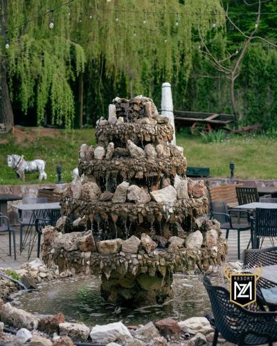 Resort Maja e Zezë (Resort Maja e Zeze) in กินยีลาเน