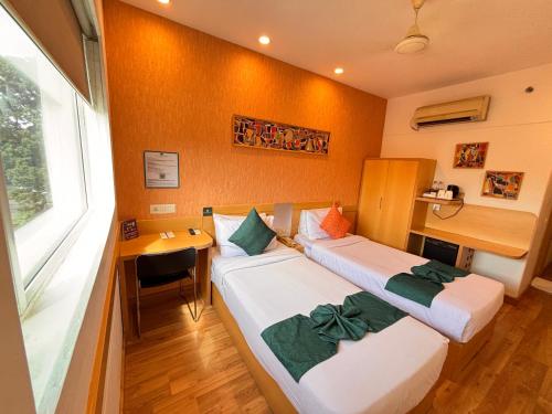 Mango Grove Hotel - Chandigarh photo 2