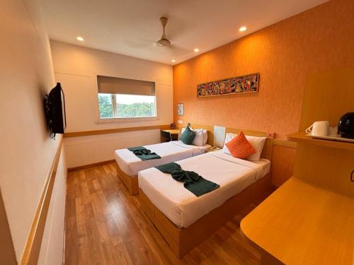 Mango Grove Hotel, Chandīgarh