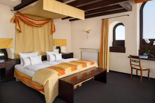 Book the Suite Suite