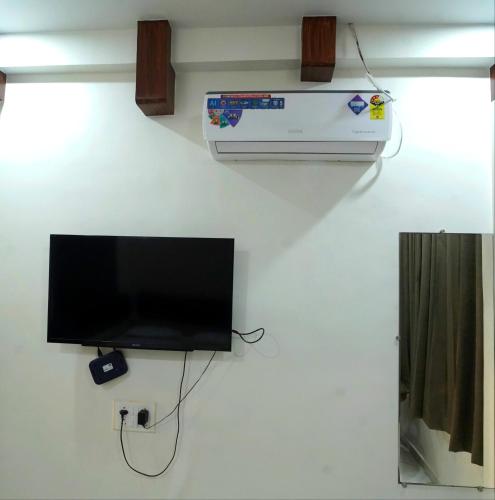 STAY INN ROOMS in Godhra