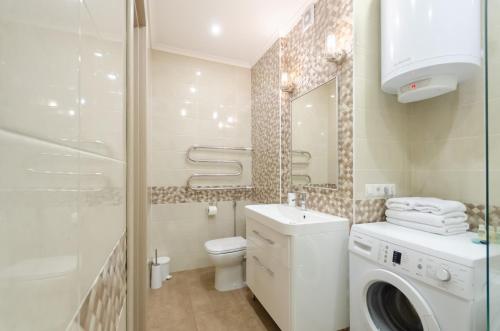 3-143 Central Park John McCain 7 Kyiv centre fantastic city view 15 kW backup power Petrovdom Apartment - image 2