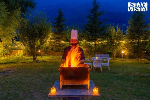 Faciliteiten, StayVista at Raison Meadows with BBQ & Bonfire in Raison