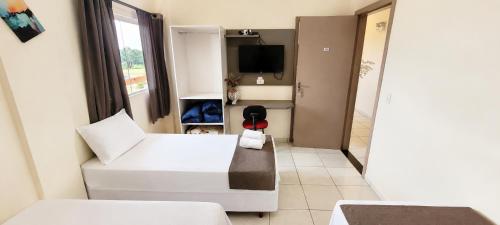 1 double bed, 1 twin bed