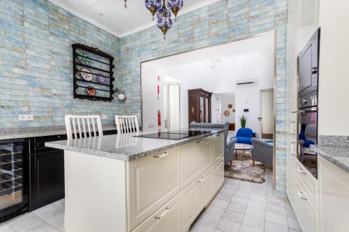 TaviraBliss Terrace Apartment - image 5