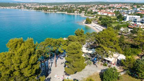 Mare & Mons Seafront Apartments - image 3