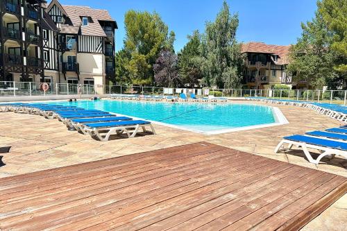 Apartment with a balcony in Deauville - image 5
