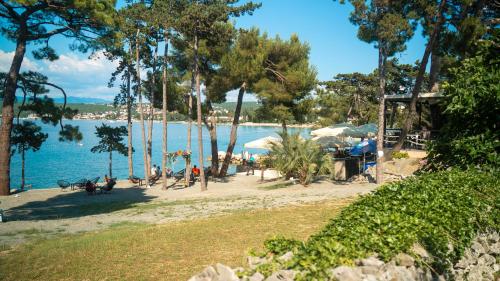 Mare & Mons Seafront Apartments - image 5