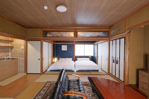 Top Floor Suite - Balcony View - Higashi Chaya Area — other in 東山３−２４−１０ 4F, Kanazawa Japan, 920-0831