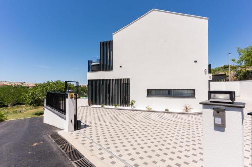 Villa Loparia - image 2