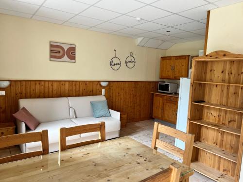 2 twin beds, 1 bunk bed, 1 sofa bed