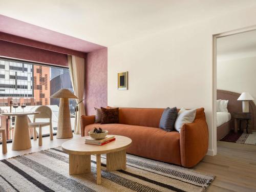 Suite, platino
