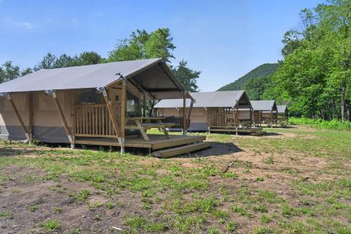 Luxury Safari Tent on the New River in Pembroke (VA)