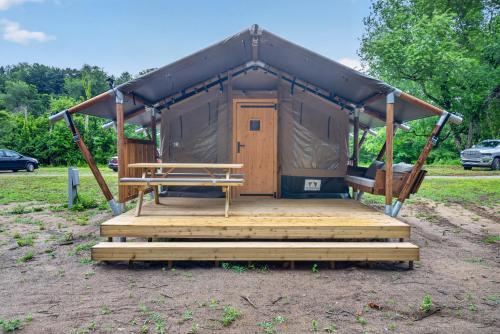 New River Safari Tent Getaway in Pembroke (VA)