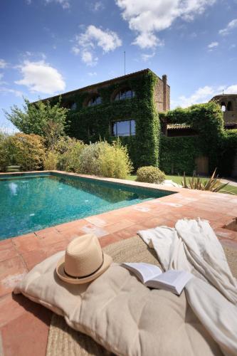 Encís d'Empordà -Adults Only-