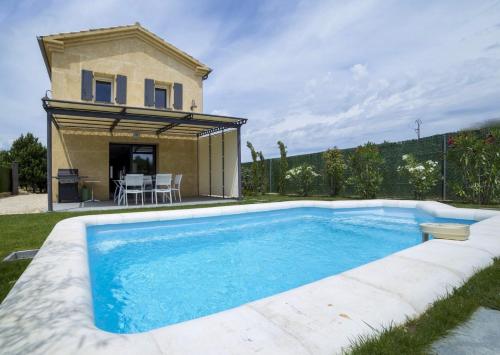 Exterior view, L'oustaou provencal - Piscine in Colonzelle