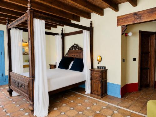 Suite, junior, balcony