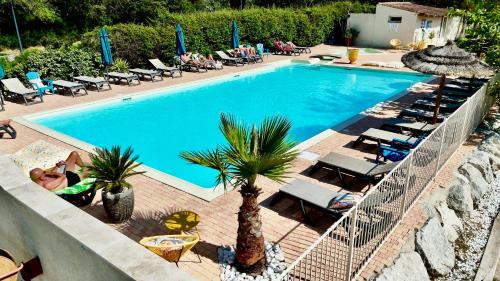 Camping La Roquette - Camping - Châteaurenard