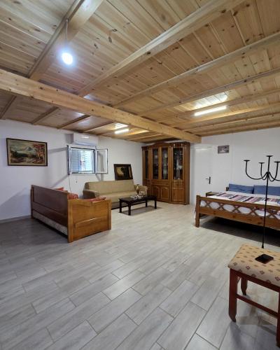Authentic Village House in Leontari