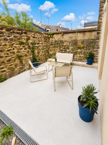 Fougères - Studio avec terrasse privée - Proche château - Location saisonnière - Fougères
