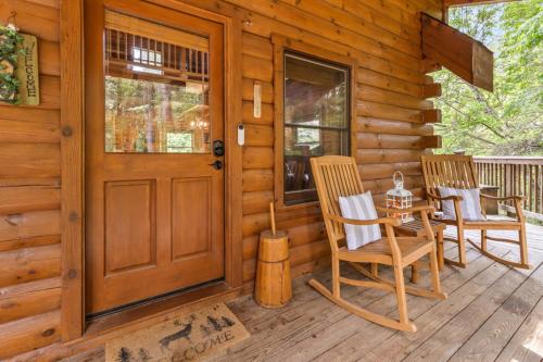 Mountain Log Cabin Near Asu With Soaking Tub & Views - Boone, NC