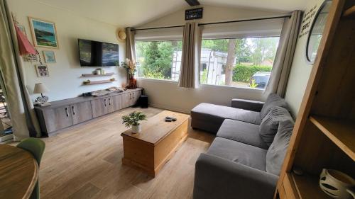 Charmant mobile home dans un domaine forestier