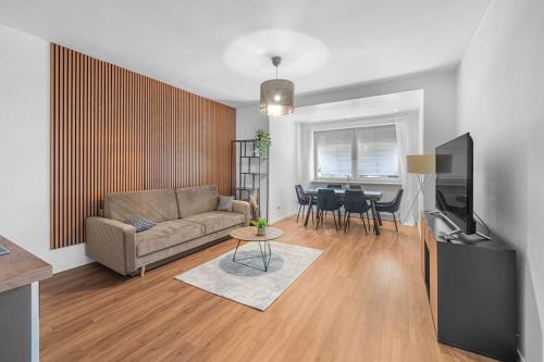 Kanal Apartment No3 I 8P I München