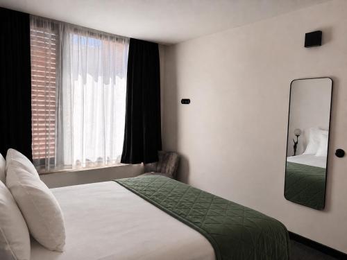 Le Berger Latroupe Hotel Room Type - Le Standard Deluxe