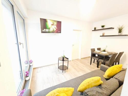 Urban Stay 1BR w free parking in Howald