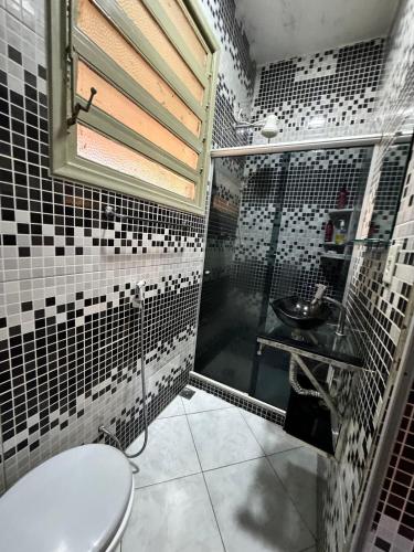 Bathroom, Casa Completa c/ Piscina Privativa Arraial do Cabo in Industrial Zone