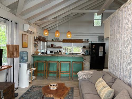 Beachfront Bungalow-Pool & Oceanfront-Views-Golf in Surfside