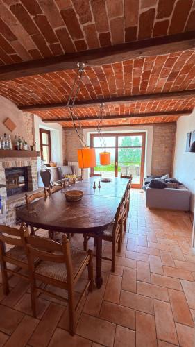 Luxury villa with infinity pool & vineyard views in Kastino