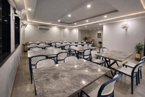 Étterem, Hotel LA Costa, A Luxury Hotel In Haridwar in Laljiwala Kolónia
