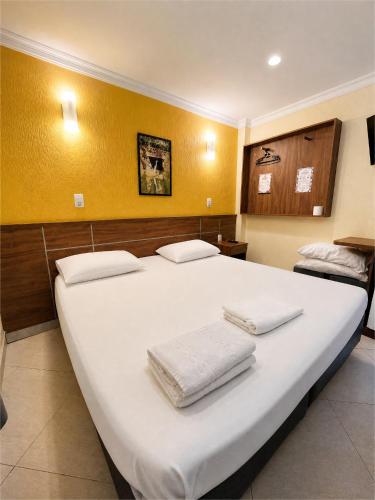 Hotel Villa Rica near Galeteando