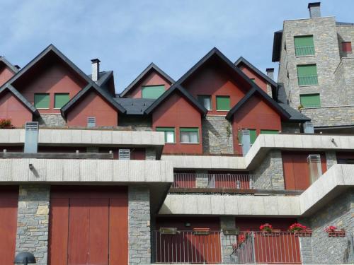 ÁTICO DE 25 mts EN URBANIZACIÓN ARGUALAS