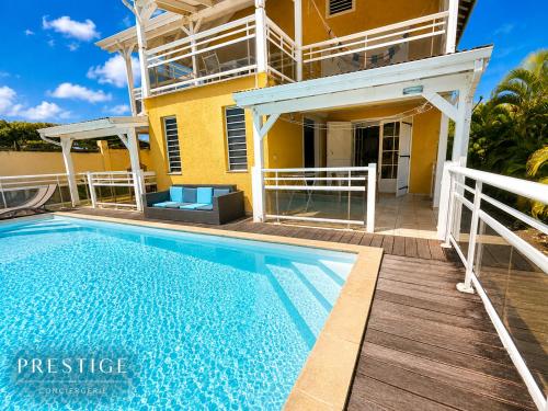 Petit havre de paix - Piscine et plage à pied (Petit havre de paix - Piscine et plage a pied) in มาเร่ เกลลาร์ด