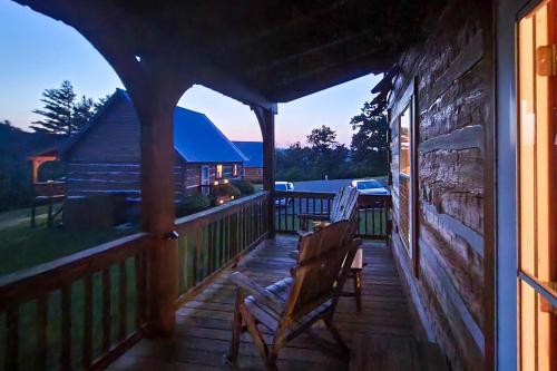 Gas Grill! Cabin Retreat, 2 Mi to Blue Ridge Pkwy in Woolwine (VA)