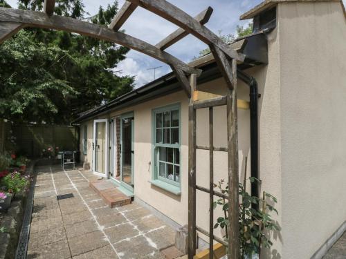Cosy Cottage — other in 34 Trinity Road, Bath United Kingdom, BA2 5AB