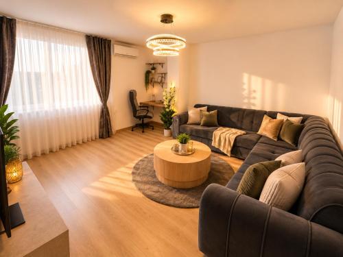 Obsidian Residence 2 - Modern Apartment near airport with free parking