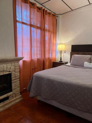 1 queen bed, 1 double bed