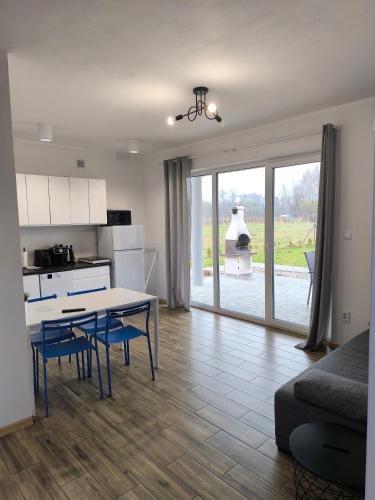 Apartamenty Wilga spokojne miejsce z całorocznym wspólnym zewnętrznym jacuzzi i letnim basenem (Apartamenty Wilga - spokojne miejsce z cisza nocna od 22, calorocznym zewnetrznym wspolnym jacuzzi, ) in Уілга