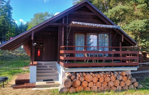 2 bedrooms, 4 beds