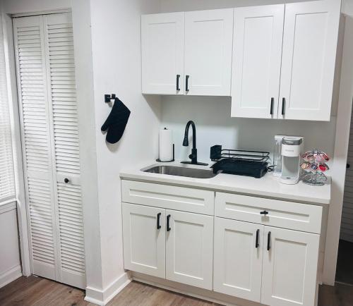 Chestnut Haven 4BR Families Groups Workers Near Interstate 75 and FVSU in Fort Valley (GA)
